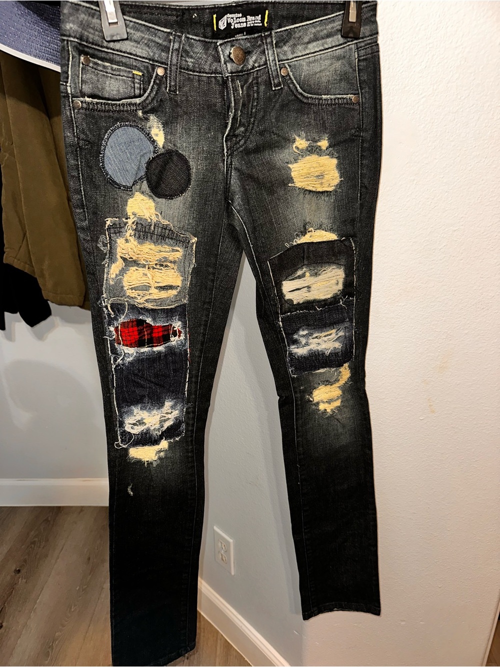 Volcom womens Black Distressed Skinny Jeans with Patchwork